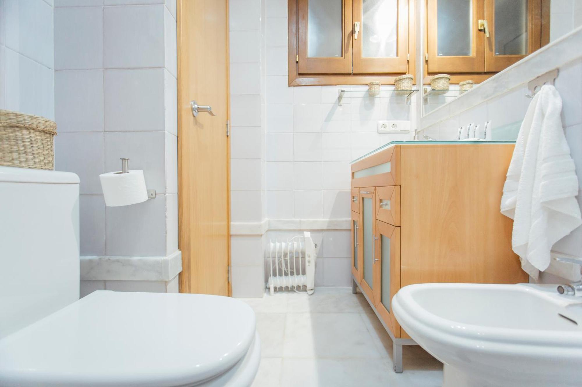 Appartamento Beautiful And Cozy- 1Bd 1Bth- Arenal Center Siviglia Esterno foto