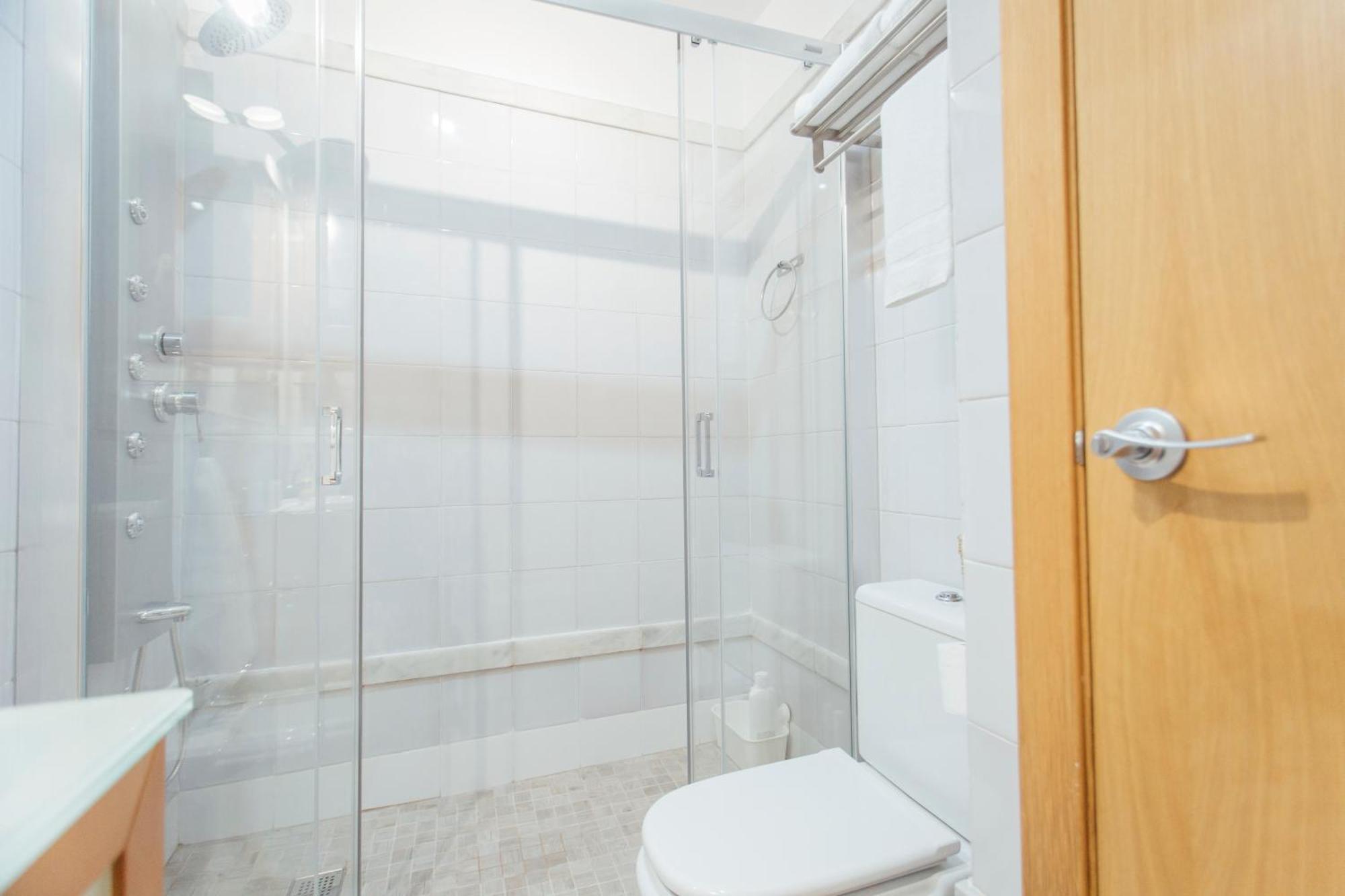 Appartamento Beautiful And Cozy- 1Bd 1Bth- Arenal Center Siviglia Esterno foto