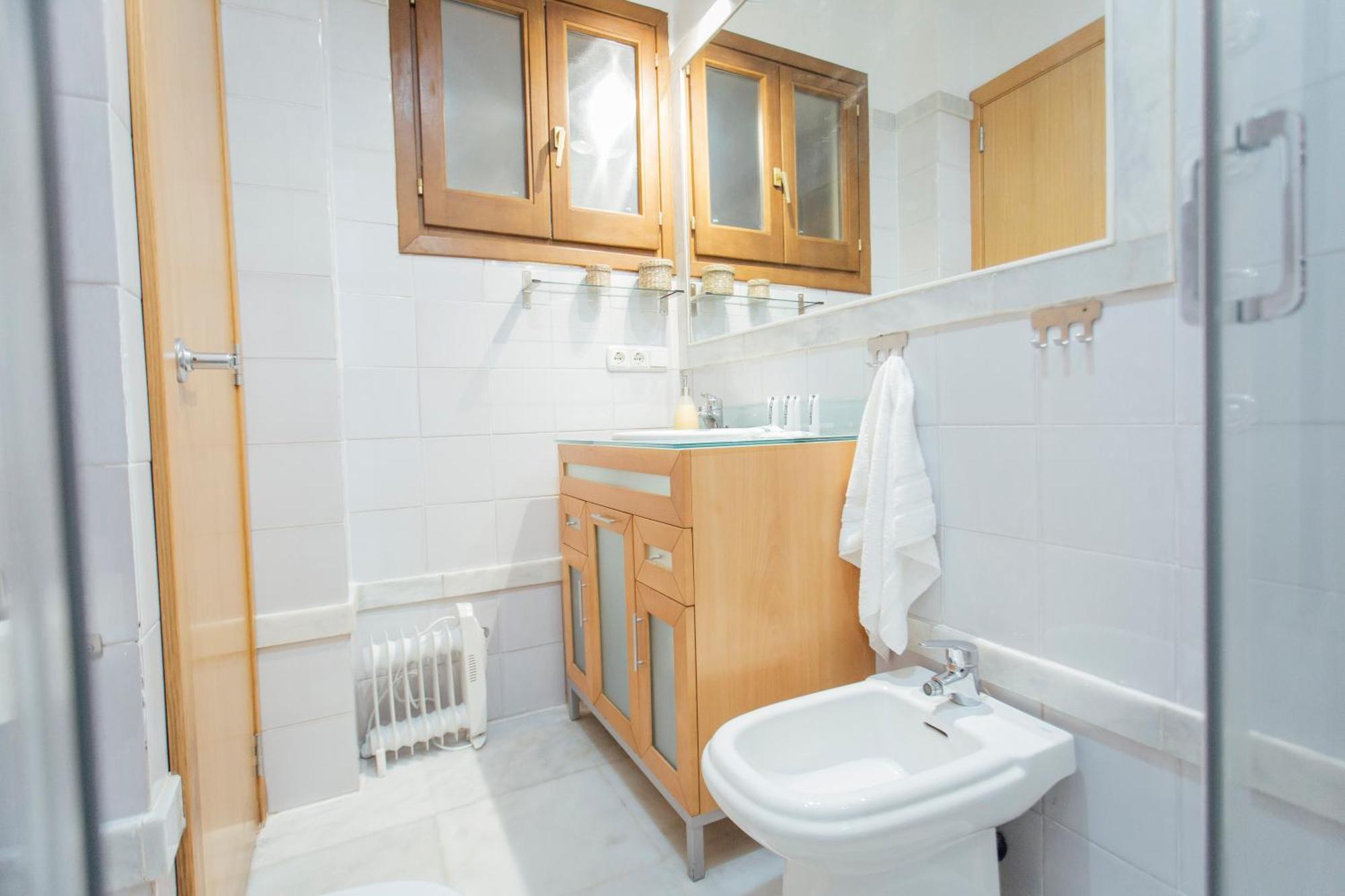 Appartamento Beautiful And Cozy- 1Bd 1Bth- Arenal Center Siviglia Esterno foto